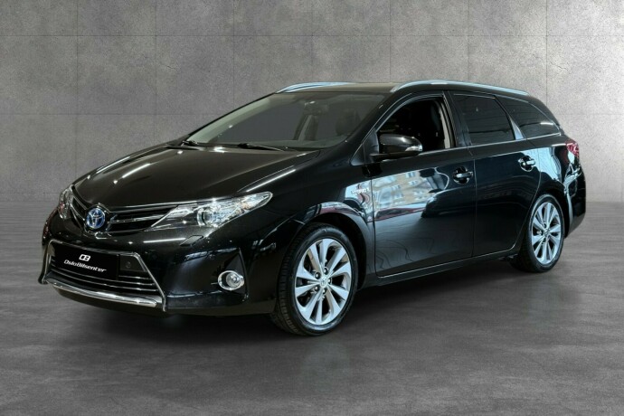 toyota-auris-elektrisitetbensin-2015-big-2