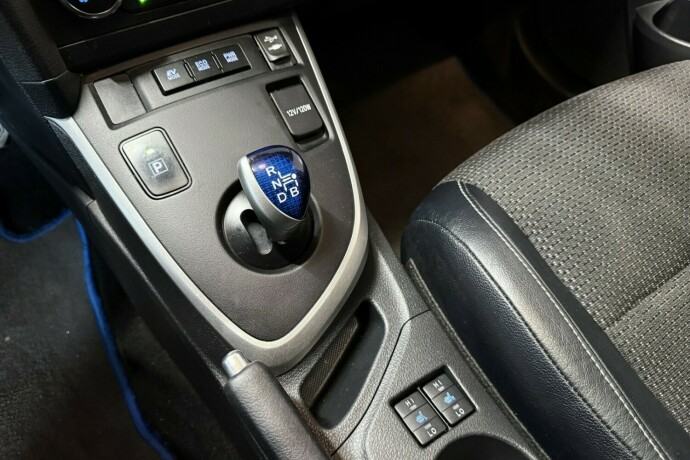 toyota-auris-elektrisitetbensin-2015-big-20