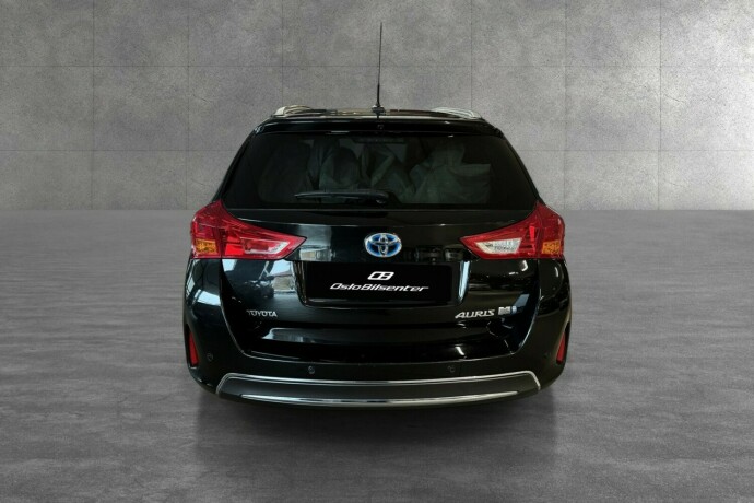 toyota-auris-elektrisitetbensin-2015-big-5