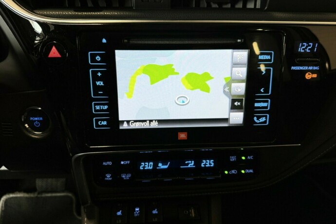 toyota-auris-elektrisitetbensin-2017-big-16