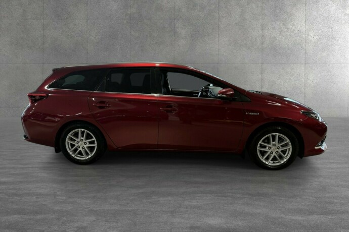 toyota-auris-elektrisitetbensin-2017-big-3