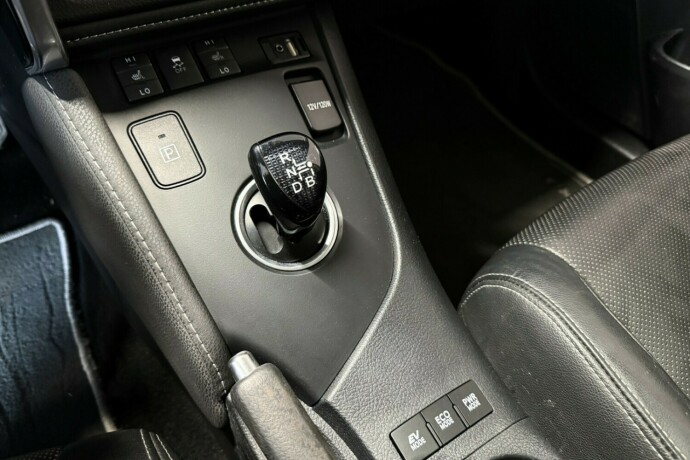 toyota-auris-elektrisitetbensin-2017-big-22