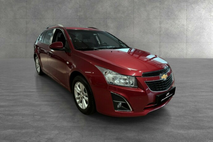 chevrolet-cruze-bensin-2013-big-3