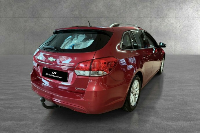 chevrolet-cruze-bensin-2013-big-2