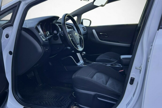 kia-cee039d-diesel-2014-big-6