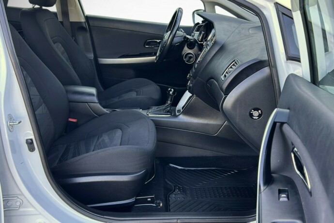 kia-cee039d-diesel-2014-big-8