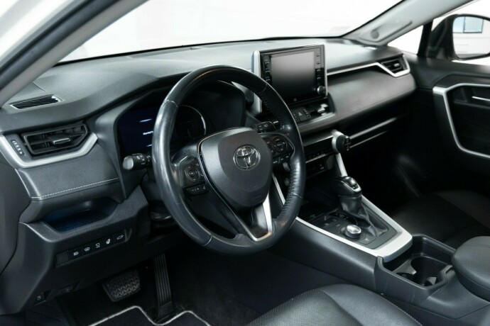 toyota-rav4-elektrisitetbensin-2019-big-5