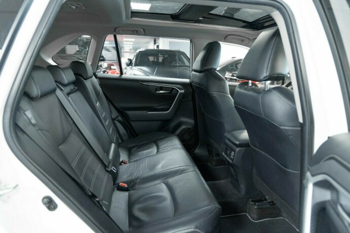 toyota-rav4-elektrisitetbensin-2019-big-9