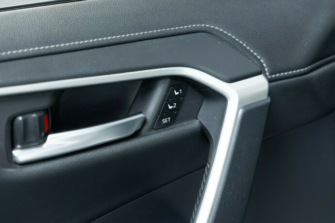 toyota-rav4-elektrisitetbensin-2019-big-6