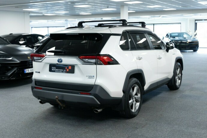 toyota-rav4-elektrisitetbensin-2019-big-2