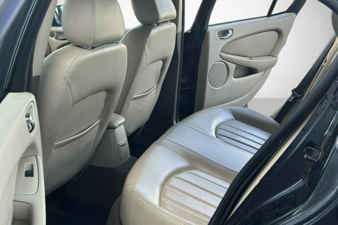 jaguar-x-type-diesel-2008-big-10