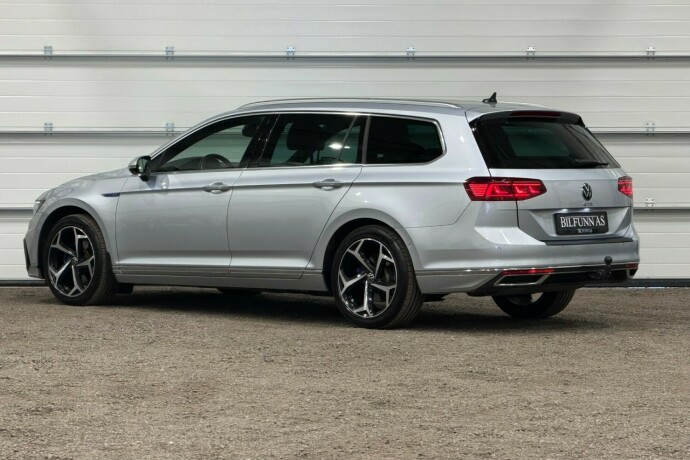 volkswagen-passat-elektrisitetbensin-2022-big-3