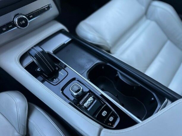 volvo-xc-90-elektrisitetbensin-2021-big-21
