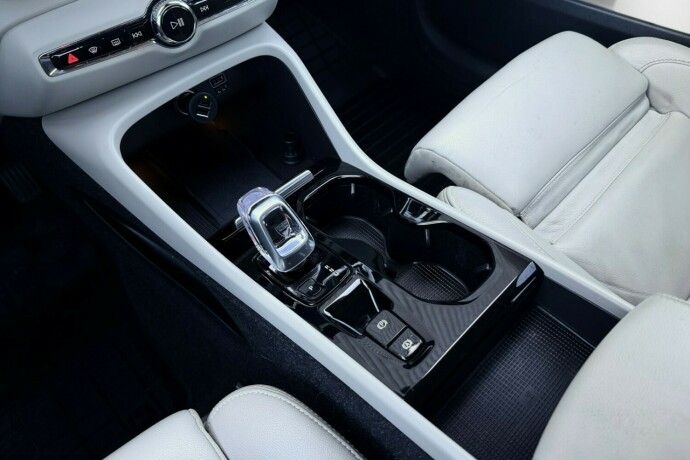 volvo-xc-40-plug-in-petrol-2020-big-21