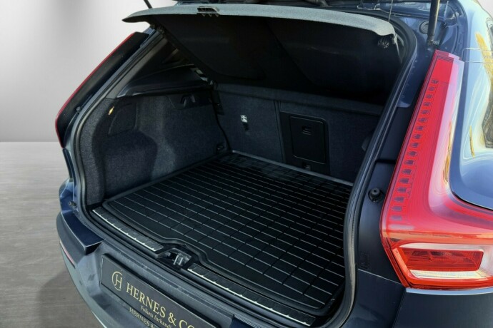 volvo-xc-40-plug-in-petrol-2020-big-10