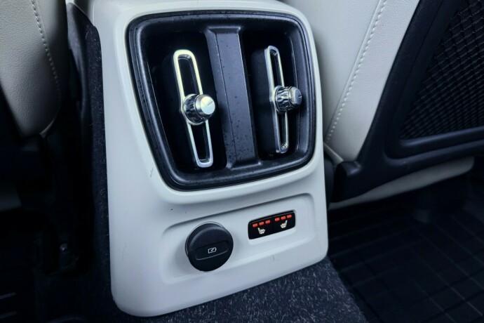 volvo-xc-40-plug-in-petrol-2020-big-27