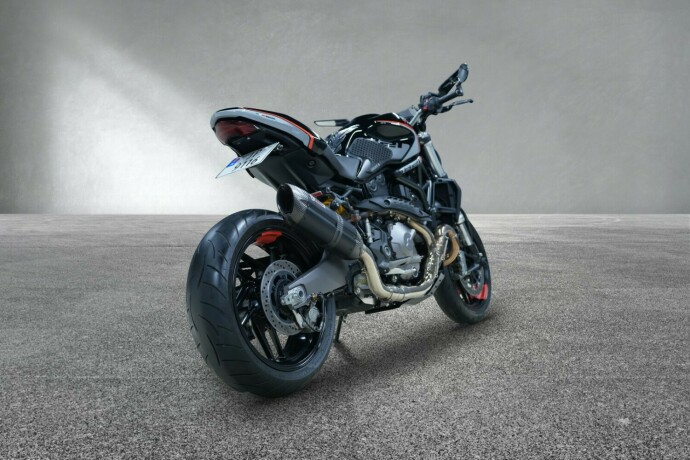 ducati-monster-821-bensin-2020-big-2