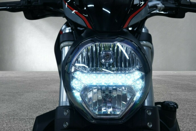 ducati-monster-821-bensin-2020-big-8