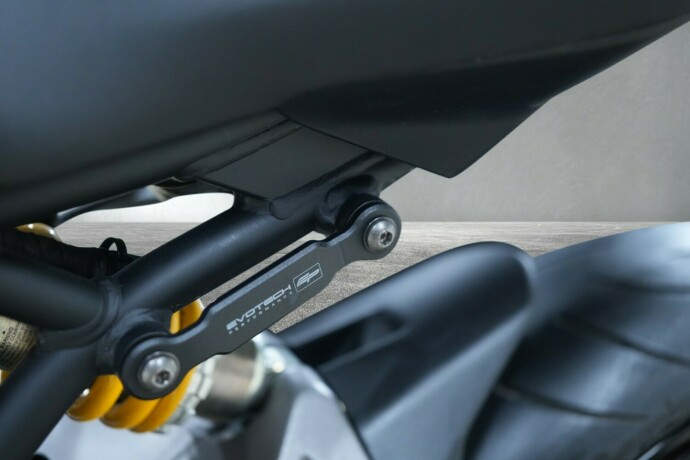 ducati-monster-821-bensin-2020-big-15