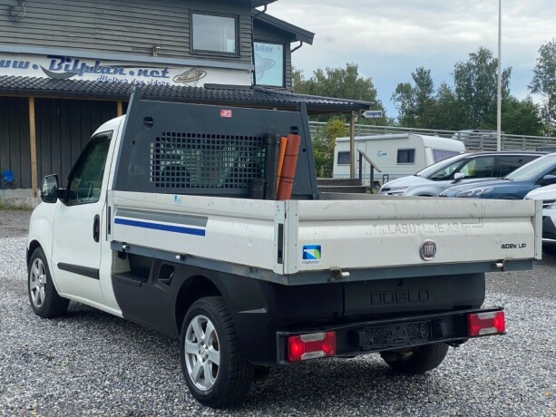 fiat-doblo-diesel-2012-big-4