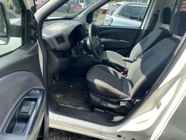 fiat-doblo-diesel-2012-big-9
