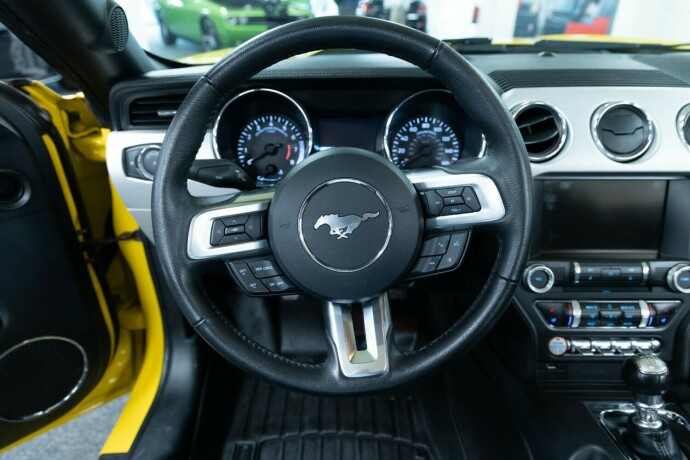 ford-mustang-bensin-2015-big-12