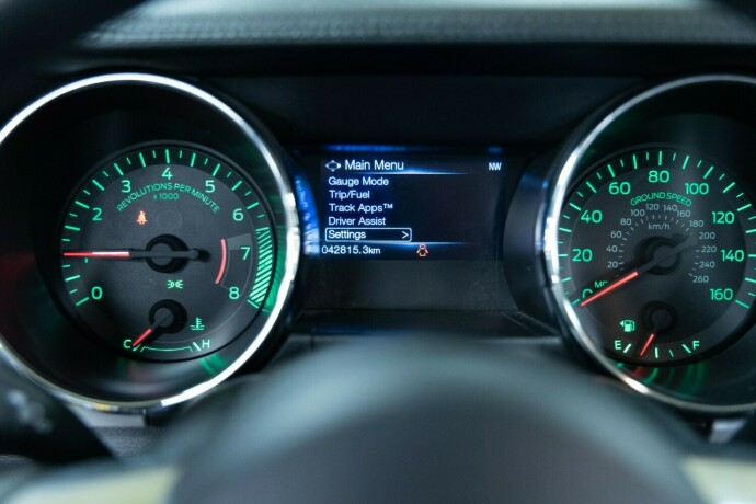 ford-mustang-bensin-2015-big-13