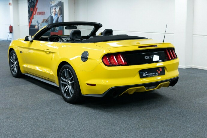 ford-mustang-bensin-2015-big-1