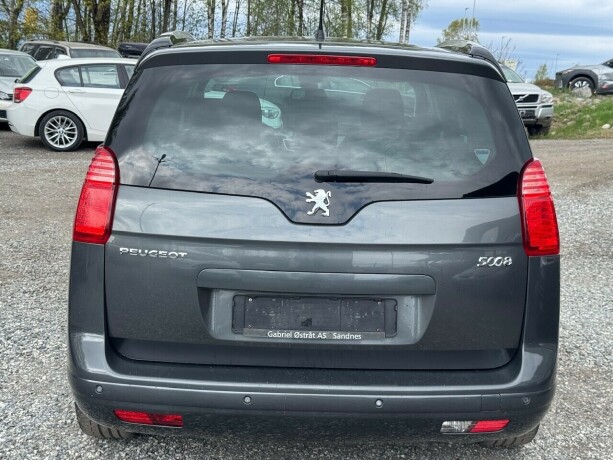 peugeot-5008-diesel-2012-big-3