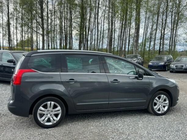 peugeot-5008-diesel-2012-big-5