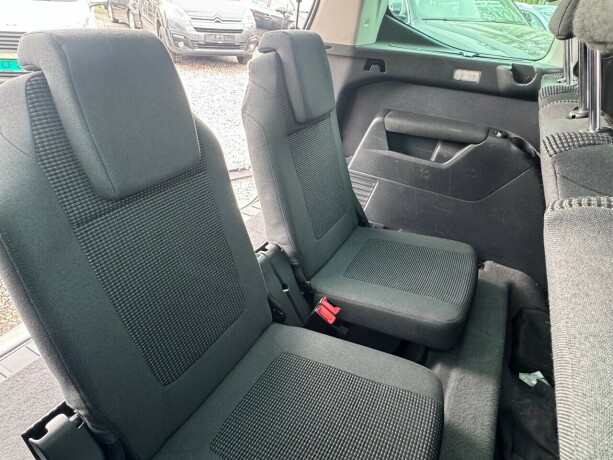 peugeot-5008-diesel-2012-big-10