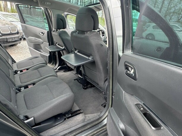 peugeot-5008-diesel-2012-big-12
