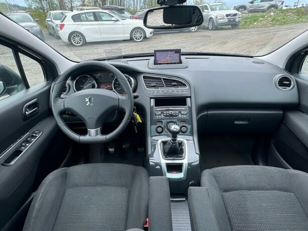 peugeot-5008-diesel-2012-big-14