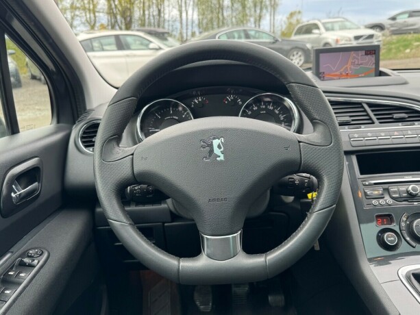 peugeot-5008-diesel-2012-big-15
