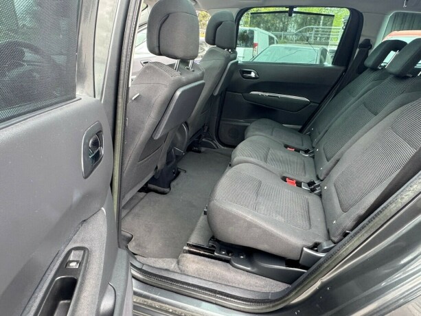 peugeot-5008-diesel-2012-big-9