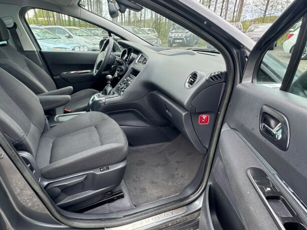 peugeot-5008-diesel-2012-big-13