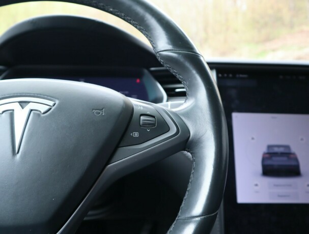 tesla-model-x-elektrisitet-2018-big-16