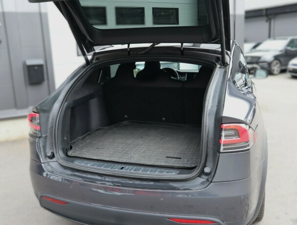 tesla-model-x-elektrisitet-2018-big-20