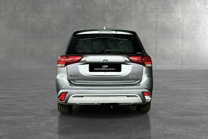 mitsubishi-outlander-elektrisitetbensin-2019-big-5