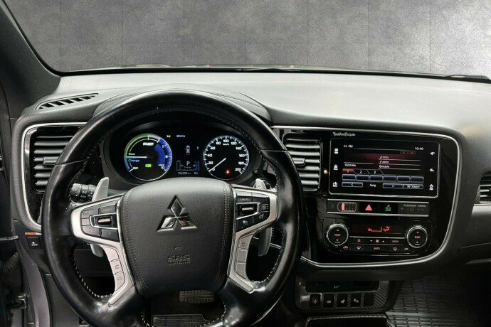 mitsubishi-outlander-elektrisitetbensin-2019-big-14