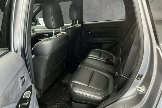 mitsubishi-outlander-elektrisitetbensin-2019-big-17