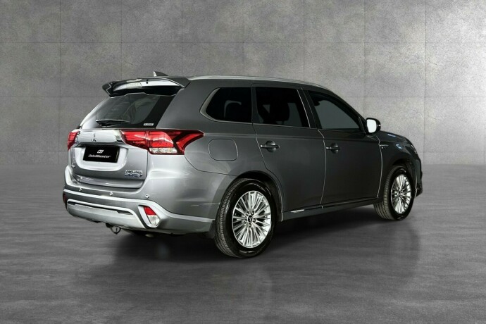 mitsubishi-outlander-elektrisitetbensin-2019-big-8