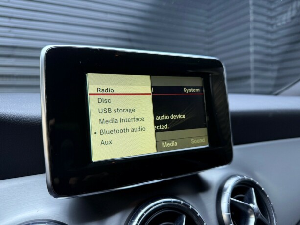 mercedes-benz-cla-bensin-2014-big-18