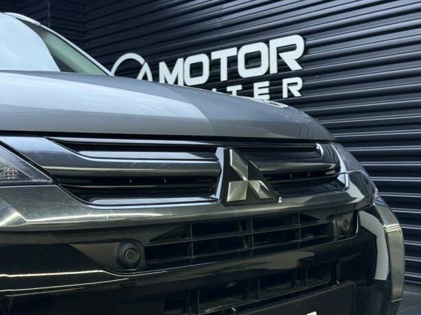 mitsubishi-outlander-elektrisitetbensin-2018-big-4