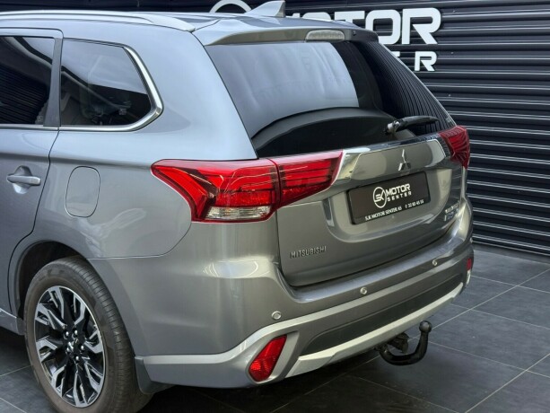 mitsubishi-outlander-elektrisitetbensin-2018-big-6