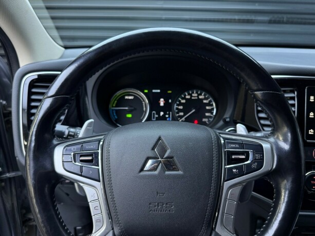 mitsubishi-outlander-elektrisitetbensin-2018-big-13