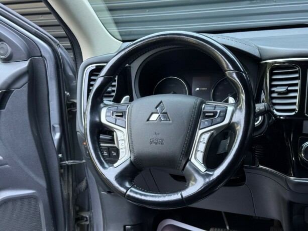 mitsubishi-outlander-elektrisitetbensin-2018-big-12