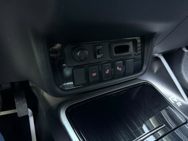mitsubishi-outlander-elektrisitetbensin-2018-big-23
