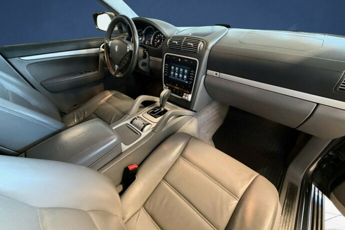 porsche-cayenne-bensin-2007-big-10