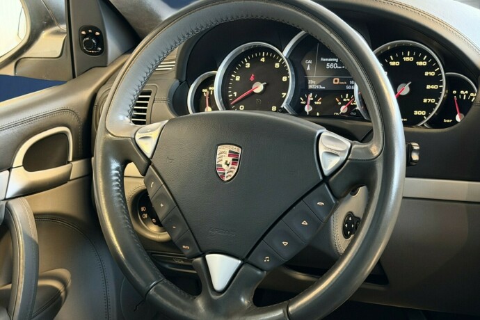 porsche-cayenne-bensin-2007-big-14